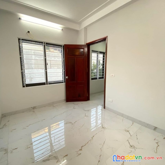 Căn lô góc 47m2x3t, gần chợ đông la, 5 phút penika tố hữu