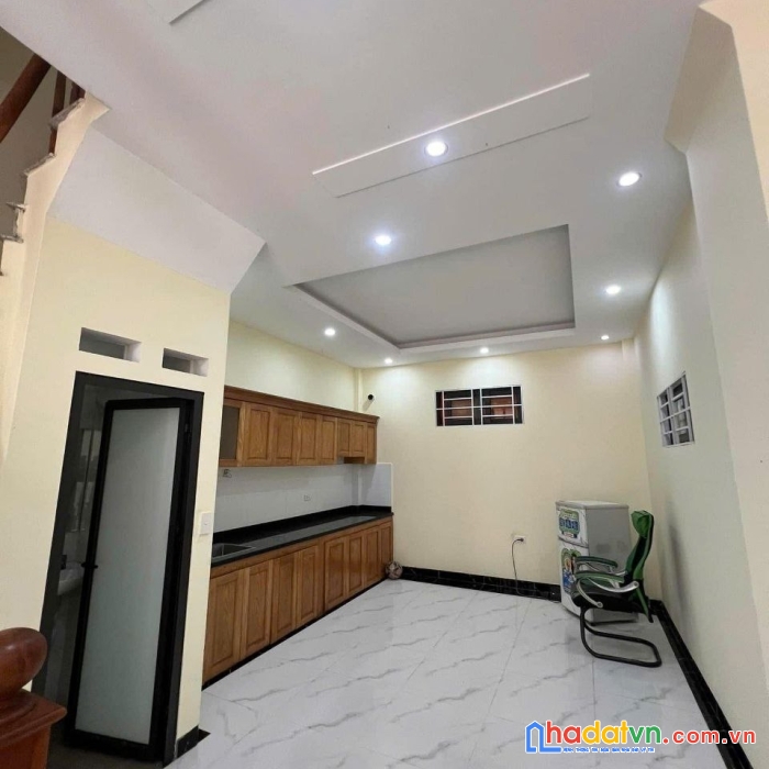 Căn lô góc 48m2x3t, full nội thất, gần chợ đông la, 5 phút penika tố hữu