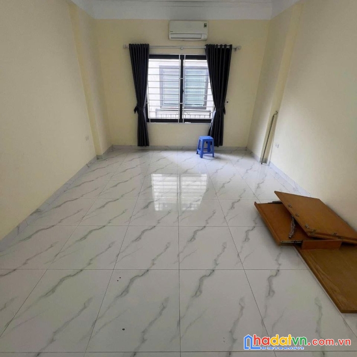 Căn lô góc 48m2x3t, full nội thất, gần chợ đông la, 5 phút penika tố hữu