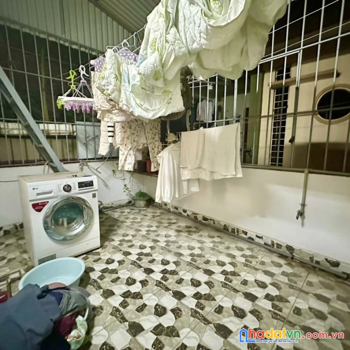 Bán nhà phố 8/3, hai bà trưng 31m, 5 tầng. giá: 6.2 tỷ