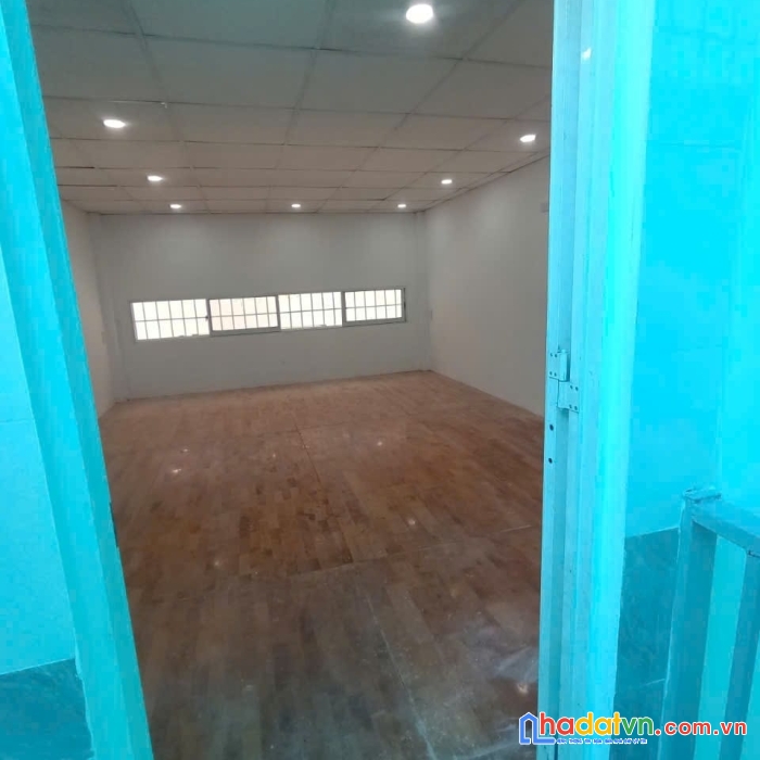 Bán nhà diện tích tốt sát sân bay 54m2 chỉ 84tr/m2 