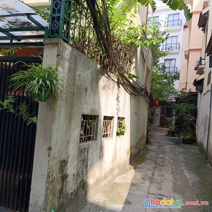 Hiếm -tây hồ- nhà trong ngõ ô tô tránh- 32m sổ đỏ- 4 tỷ. 