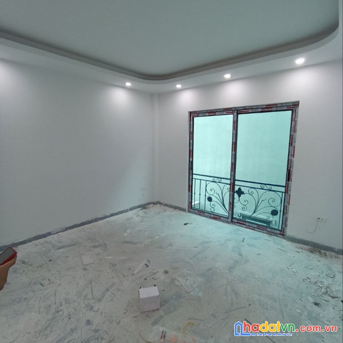 Căn lô góc 42m2x3t, oto đỗ, gần chợ đông la, 7 phút penika tố hữu