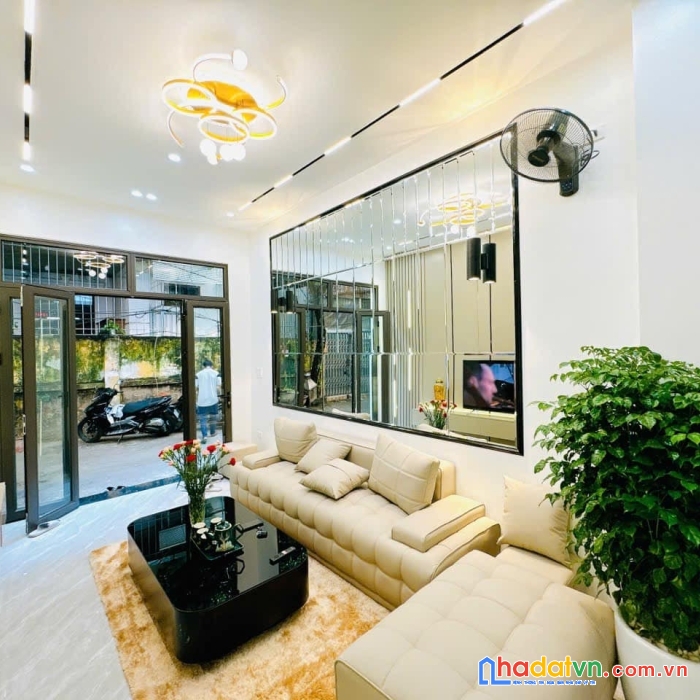 Bán nhà phố trương định, hai bà trưng 36m, 5 tầng. giá: 7.35 tỷ