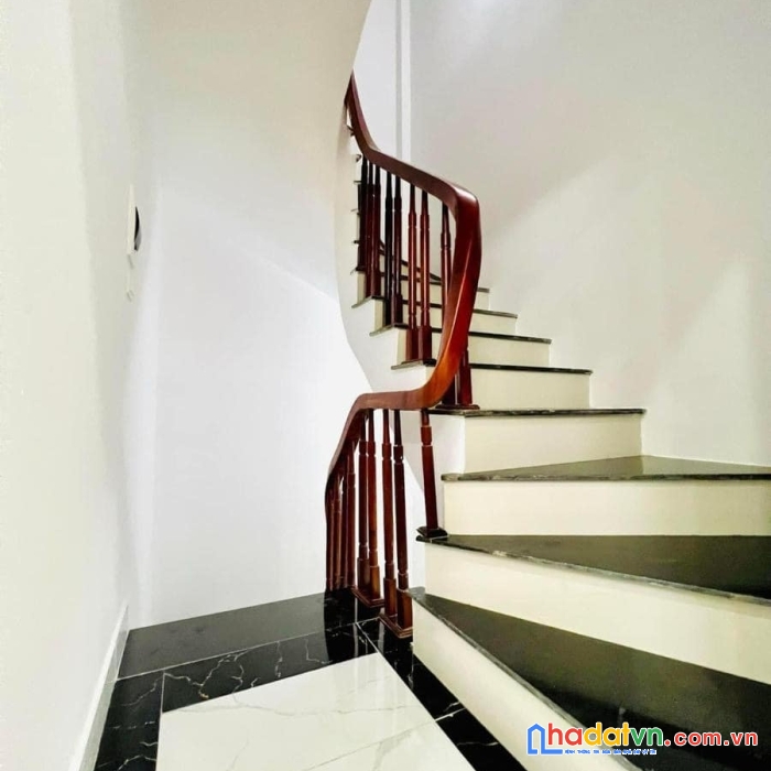 Bán nhà phố trương định, hai bà trưng 36m, 5 tầng. giá: 7.35 tỷ