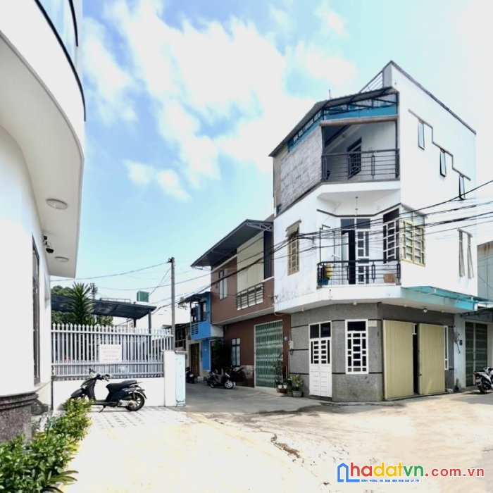 Chính chủ cần bán gấp căn nhà hẻm ngay trung tâm phường hoa lư tp pleilku -gialai 
