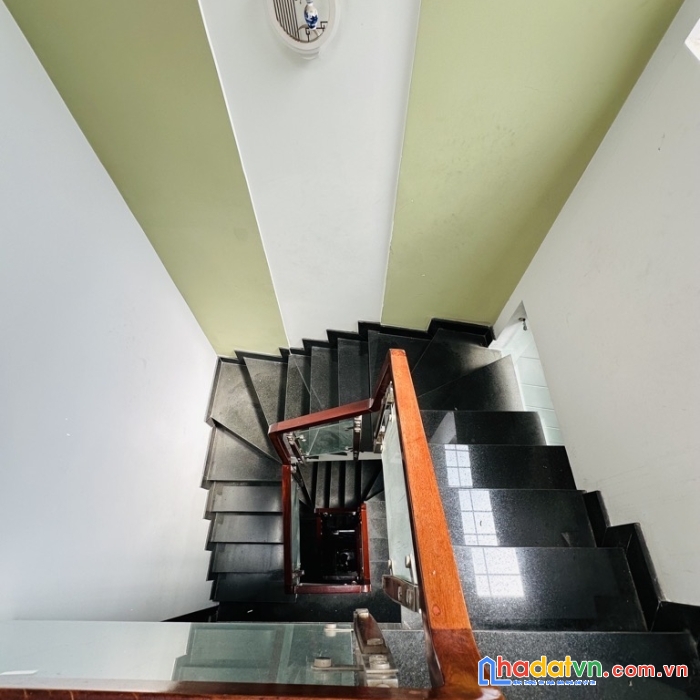 Chủ bán gấp nhà hxh đường nguyễn văn đậu, gần ngã tư hoàng hoa thám 4pn, 4 wc - 9 tỷ tl