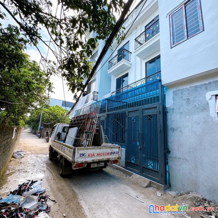 Bán căn 47m2x3t, oto đỗ, sân trước sau, gần chợ đông la, 7 phút ra penika tố hữu