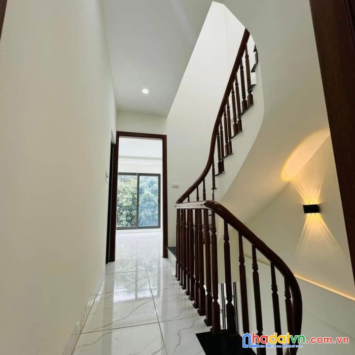 Bán căn 47m2x3t, oto đỗ, sân trước sau, gần chợ đông la, 7 phút ra penika tố hữu
