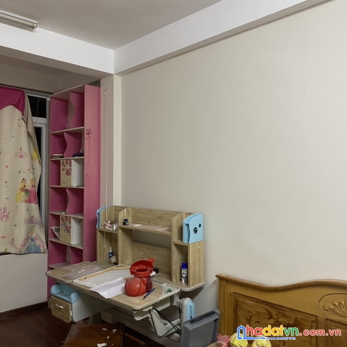 Chính chủ cho thuê căn hộ tập thể tầng 4, nhà đẹp, có đồ dùng chỉ việc xách valy vào ở