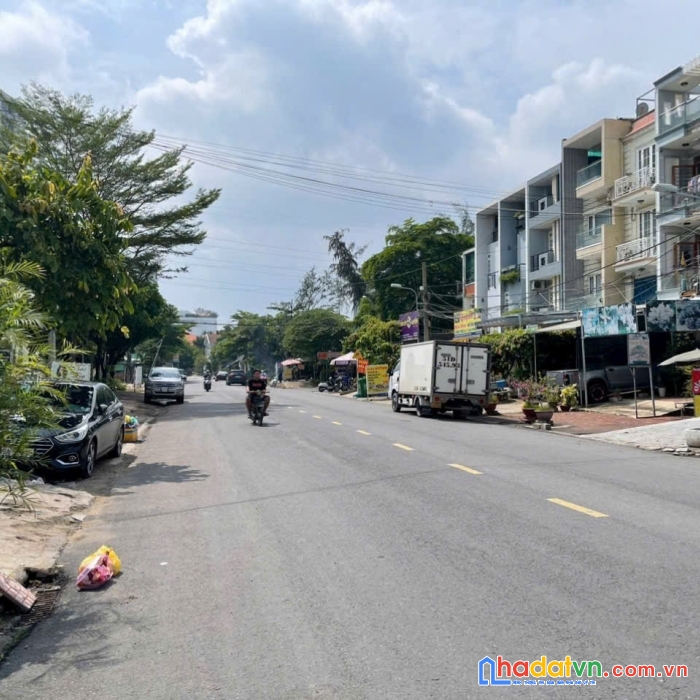 Nhà 4x20m 4 lầu mặt tiền đường phú thuận quận 7. giá thương lượng