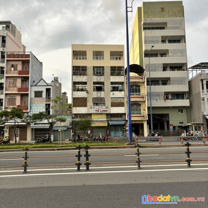 Cho thuê căn hộ chung cư mặt tiền đường võ văn kiệt, quận 5