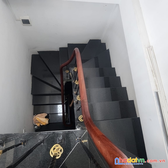 Bán nhà phố minh khai, hai bà trưng 38m, 5 tầng. giá: 8.1 tỷ