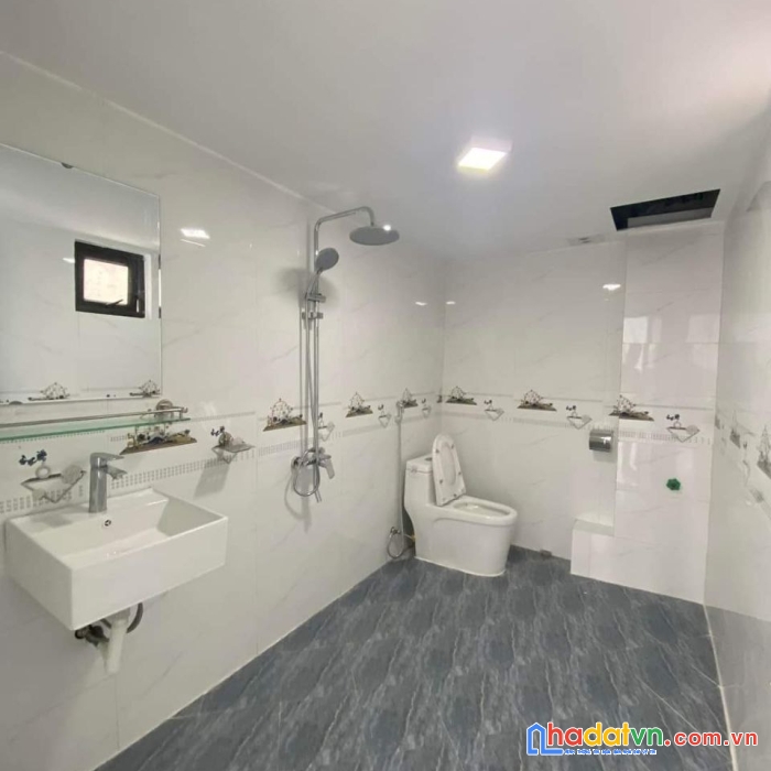 Bán căn 40m2x3t, mặt kinh doanh, gần cầu đông la, 10 phút ra penika