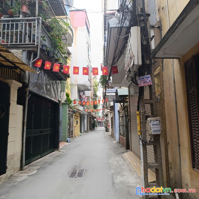 Hiếm- tây hồ- mặt ngõ thông- ô tô- kinh doanh- sổ vuông đẹp- 9.5 tỷ. 