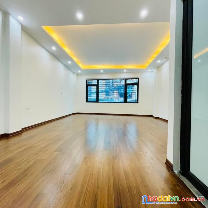 Bán nhà phố nhổn - 43m x 6t - mặt tiền 5m - thang máy - ô tô đỗ 24/24 - 50m ra ga tàu điện 