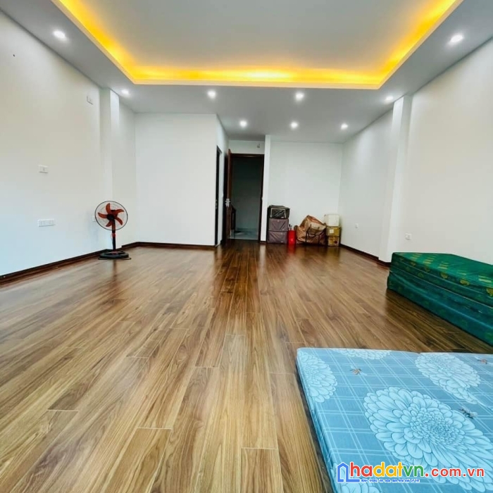 Bán nhà phố nhổn - 43m x 6t - mặt tiền 5m - thang máy - ô tô đỗ 24/24 - 50m ra ga tàu điện 