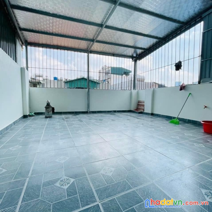 Bán nhà phố nhổn - 43m x 6t - mặt tiền 5m - thang máy - ô tô đỗ 24/24 - 50m ra ga tàu điện 