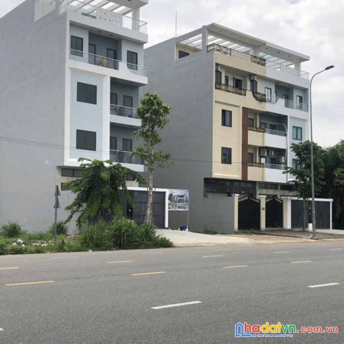 Bán nhà mặt tiền đường đỗ pháp thuận quận 2. dt: 8x21 ( hầm + 4 tầng) giá: 39 tỷ