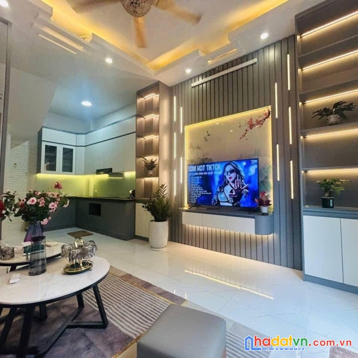 Bán nhà phố bạch mai, hai bà trưng 30m, 5 tầng. giá: 5.48 tỷ