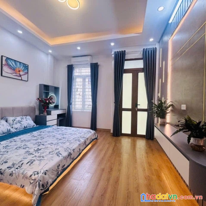 Bán nhà phố bạch mai, hai bà trưng 30m, 5 tầng. giá: 5.48 tỷ