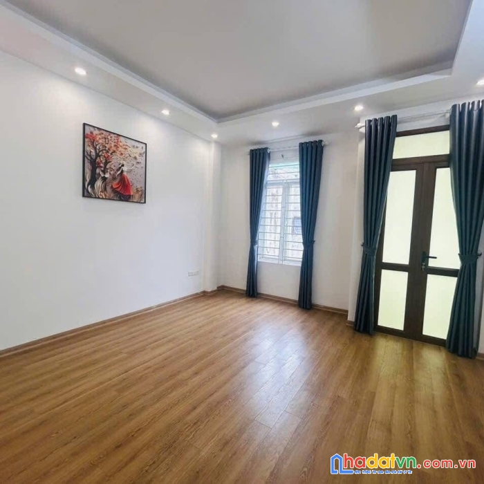 Bán nhà phố bạch mai, hai bà trưng 30m, 5 tầng. giá: 5.48 tỷ