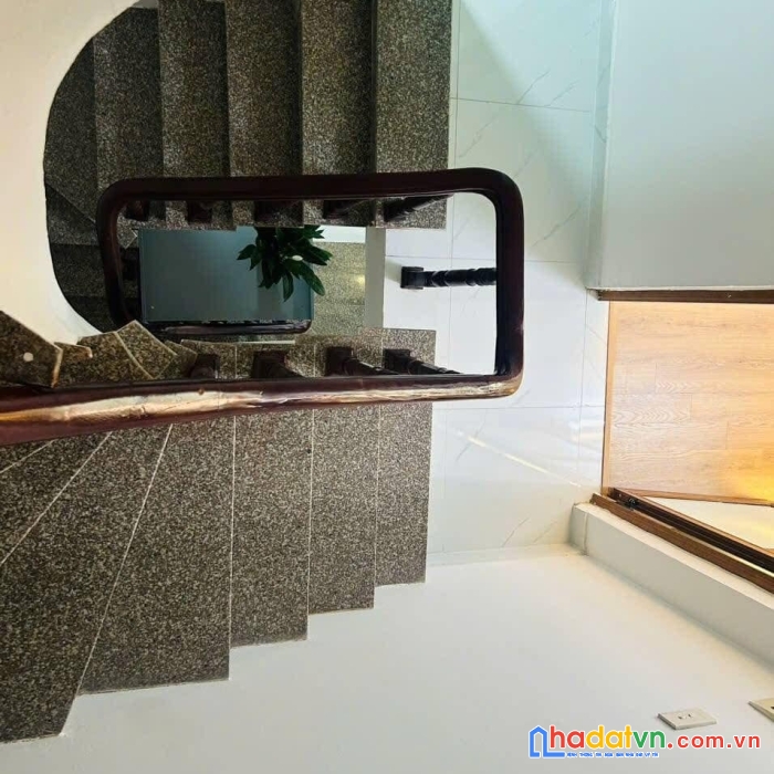 Bán nhà phố bạch mai, hai bà trưng 30m, 5 tầng. giá: 5.48 tỷ