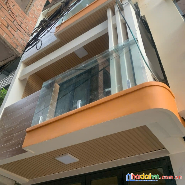 Quận 5 . sau căn mt võ văn kiệt hoặc vào hẻm 14 t bình trọng 4 lầu 10.9 tỷ 
