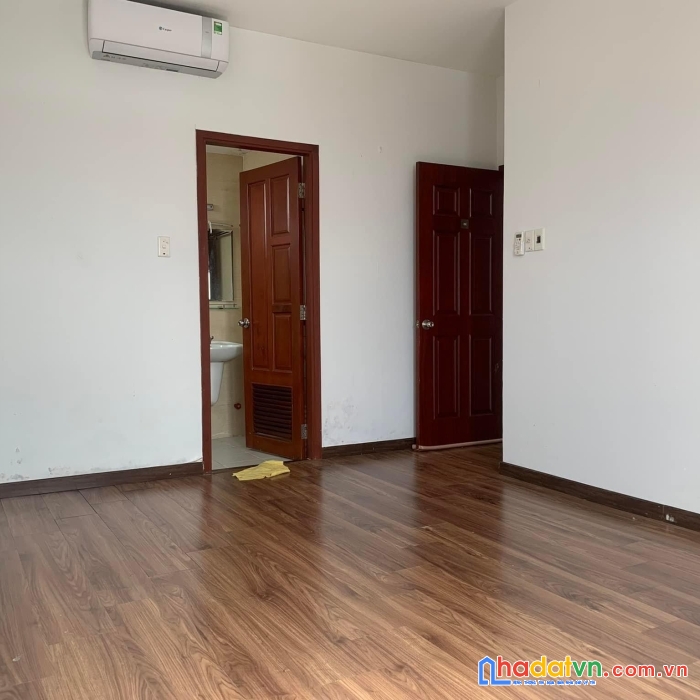 Hiếm có, nhà mới 3 tầng btct, hẻm 6m gần chợ bà chiểu, phường 24, bình thạnh - nhỉnh 6 tỷ