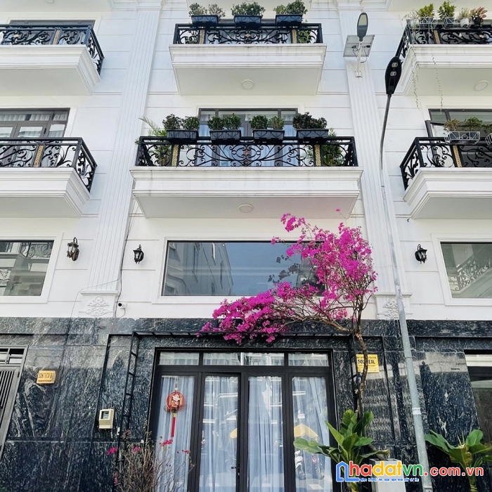 Giảm ngay 1 tỷ căn nhà đẹp 4 tầng, gần cao đẳng điện lực, đường 8m thông, sổ hồng hoàn công
