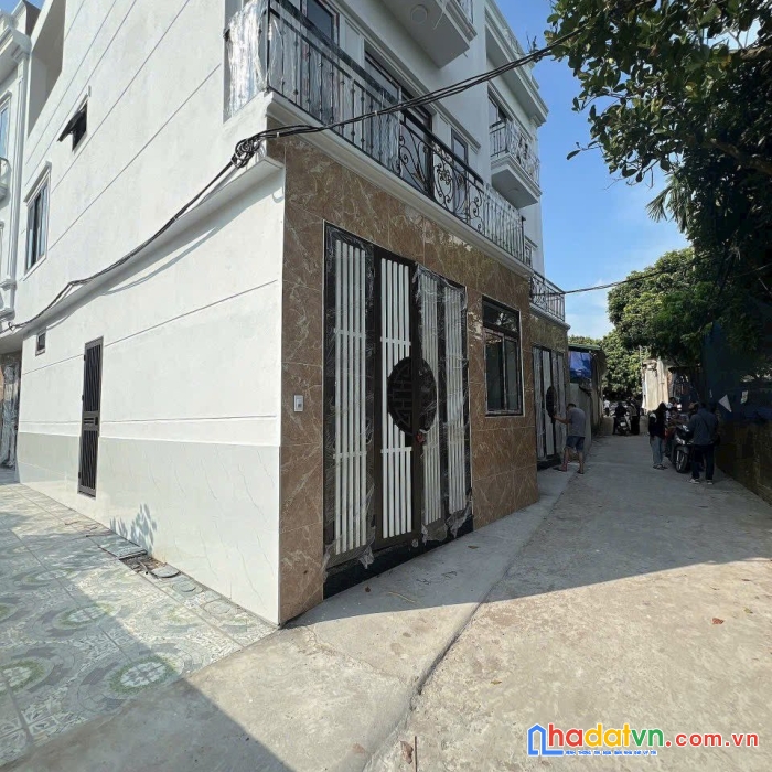 Bán căn 43m2x3t, 10m ra trục chính địa thành, bk 300m trường, chơ, ubnd