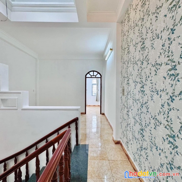 Bán nhà riêng 4 tầng hẻm xe hơi 
diện tích :4m×17m
nhà đẹp 