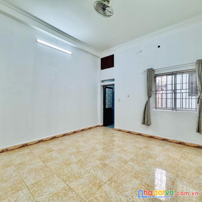 Bán nhà riêng 4 tầng hẻm xe hơi 
diện tích :4m×17m
nhà đẹp 