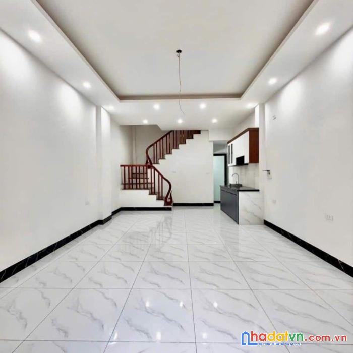 Bán căn 42m2x3t, đường trước nhà 4m, gần chợ đông la, 7 phút ra penika