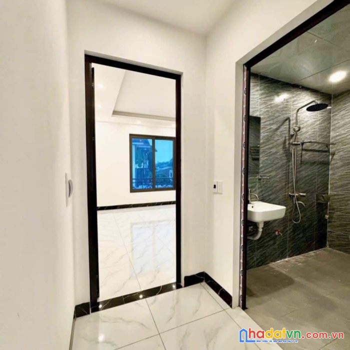 Bán căn 42m2x3t, đường trước nhà 4m, gần chợ đông la, 7 phút ra penika