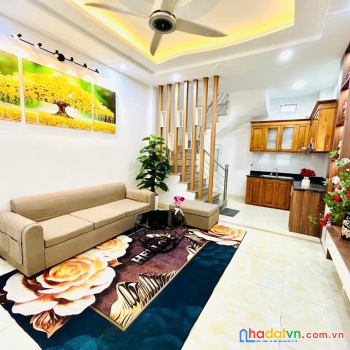 Hiếm - bán nhà ngõ 73 hoàng ngân, thanh xuân 38m2 x 4t, ô tô đỗ cửa chỉ 6.8 tỷ.