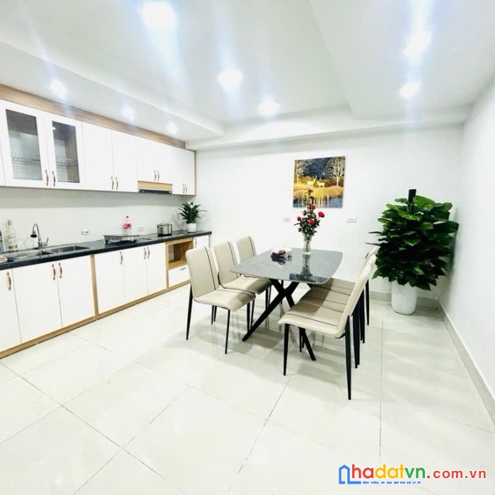 Bán nhà chính kinh, 45m2 x 4t, ô tô cách nhà 20m, chỉ 5.6 tỷ, ngõ thông