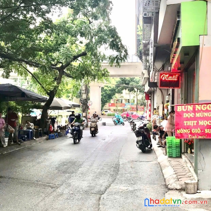 Bán nhà phố cự lộc - quận thanh xuân, dt 40m2 x 4t, mt 4m, giá 5.3 tỷ