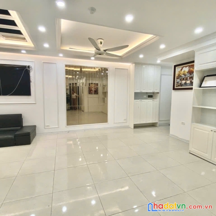 Siêu phẩm minh khai 6 tầng, thang máy, vỉa hè, kinh doanh – giá giảm sâu còn 18 tỷ!