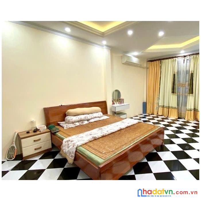 Bán nhà phố thịnh quang, ngõ nông rộng thoáng, dt 35m2 x 4 tầng 4.35 tỷ.