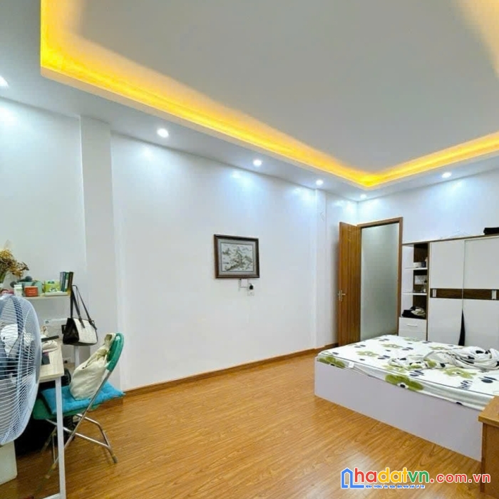 Bán căn nhà 5 tầng ở quan nhân 37m2 - 3 phòng ngủ - giá bán chỉ 4.85 tỷ.