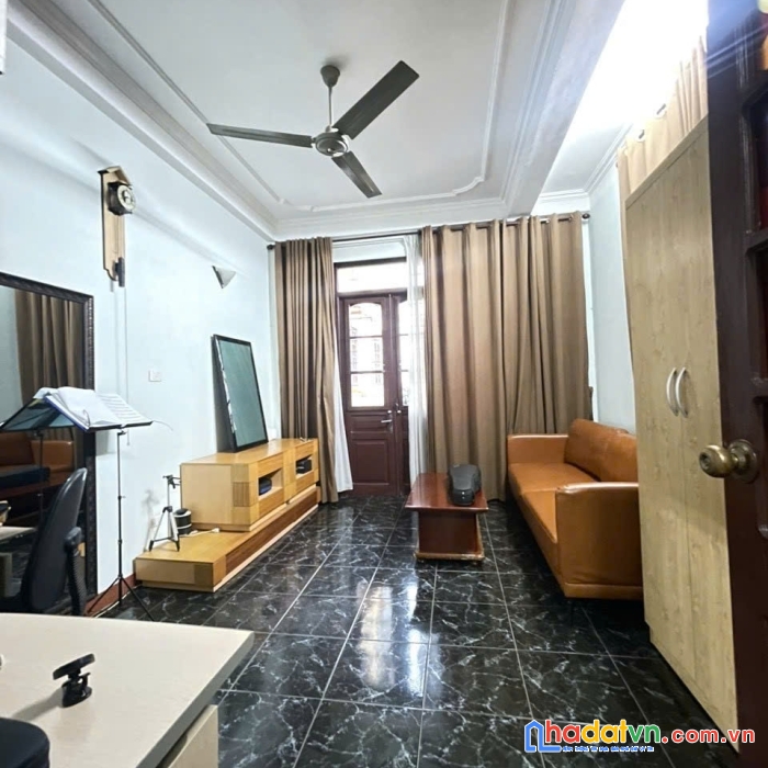 Bán nhà ngõ 72 nguyễn trãi thanh xuân 50m2 x 5t, chỉ 6.3 tỷ, cạnh royal city.