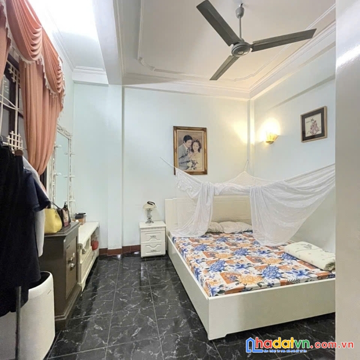 Bán nhà ngõ 72 nguyễn trãi thanh xuân 50m2 x 5t, chỉ 6.3 tỷ, cạnh royal city.