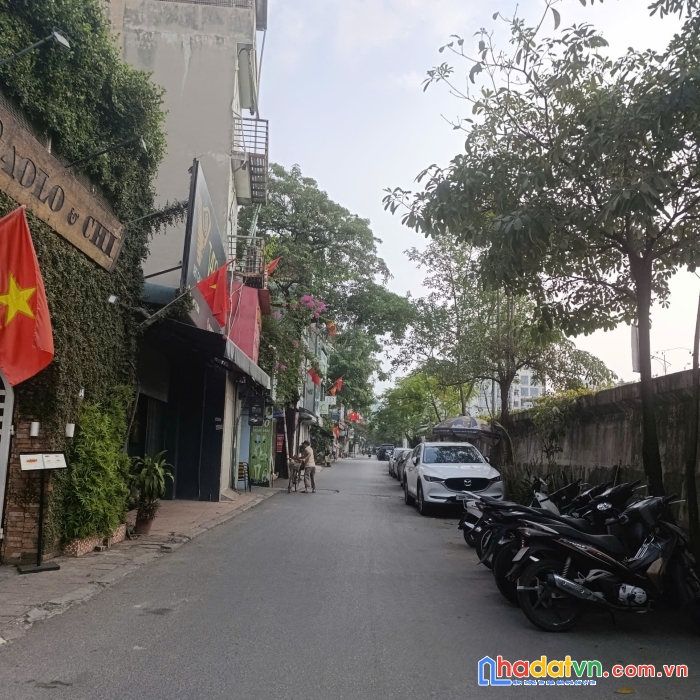 Phố tứ liên- đầu tư-80m sổ đỏ vuông đẹp- ô tô vào nhà- 13.9 tỷ