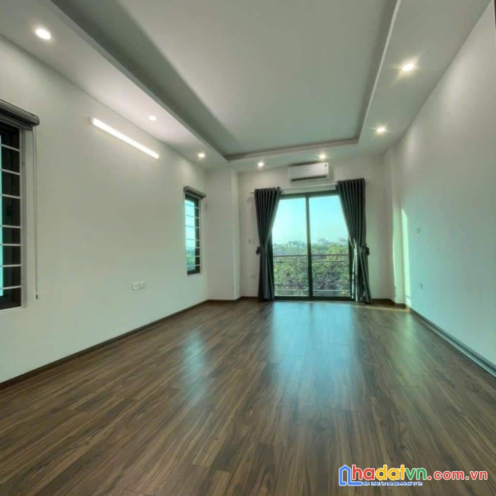Bán nhà 34m2x3t, oto đỗ cửa, gần chợ phượng, trường