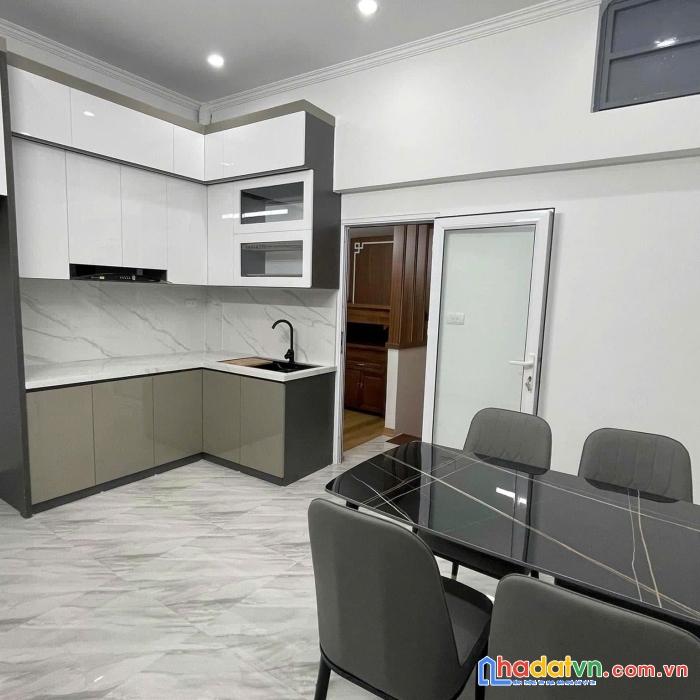 Cực phẩm 6 tầng nhà đẹp - phố bùi xương trạch 30m2, chỉ 8.3 tỷ, ngõ thông kinh doanh.