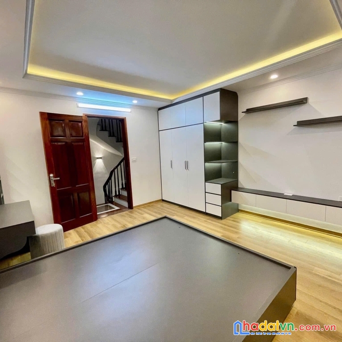 Cực phẩm 6 tầng nhà đẹp - phố bùi xương trạch 30m2, chỉ 8.3 tỷ, ngõ thông kinh doanh.