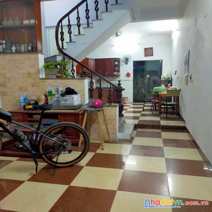 Tây hồ- an dương vương- 75m sổ đỏ -5m mặt tiền-4 tầng 4pn rộng- 10.5 tỷ 