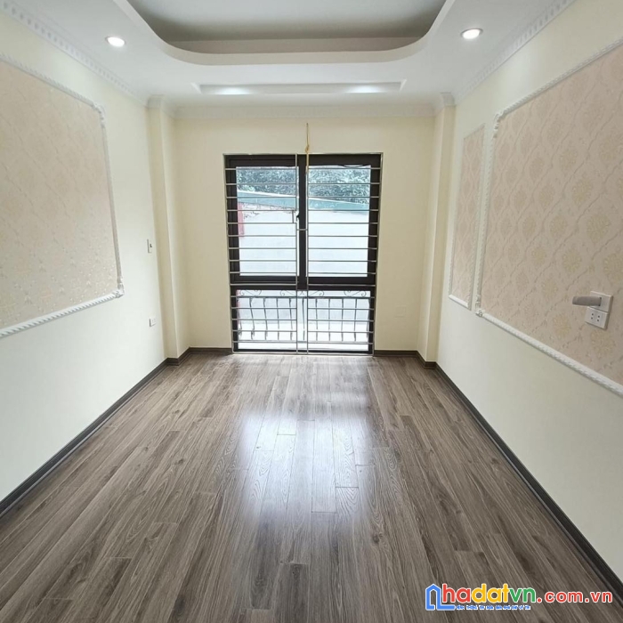 Ban nhà cao viên 3t *36m ô tô đỗ cửa, ngay trường, chợ, hàng xóm quận hà đông