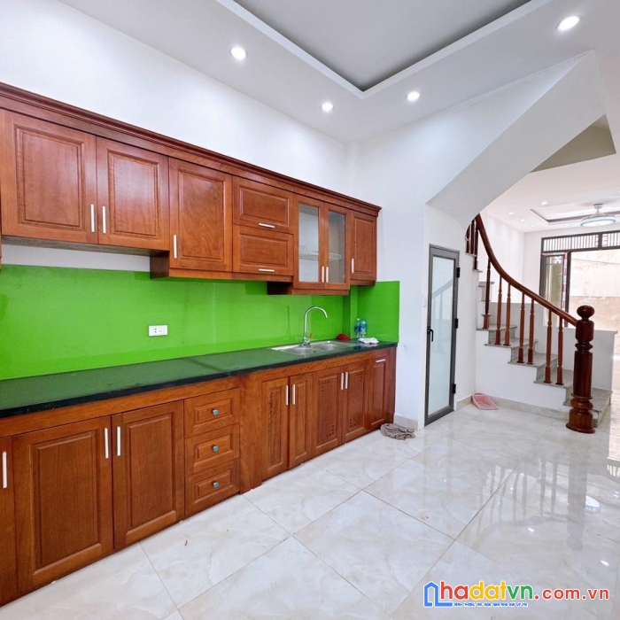 Ban nhà cao viên 3t *36m ô tô đỗ cửa, ngay trường, chợ, hàng xóm quận hà đông